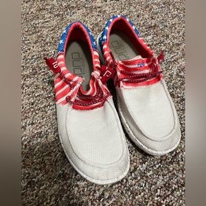 Hey Dude American size 8